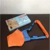 רתמת הליכה לפעוט, שכותרתה 